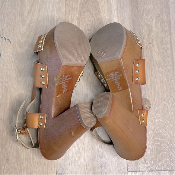 Mossimo 70s Inspired Wood Heel Clogs Size 7 - Picture 6 of 6